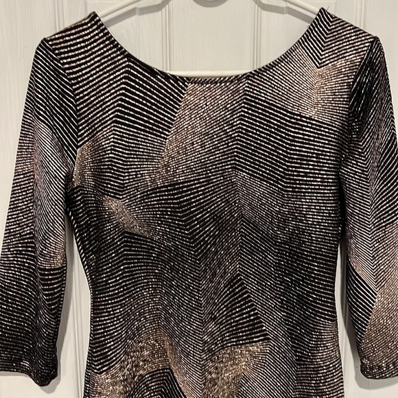 Women’s MINDCODE dress - Picture 2 of 4